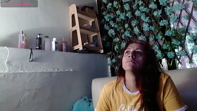 Snapshot of darling_hott chatting on July 9, 11:03 am darling hott online show from July 9, 11:03 am