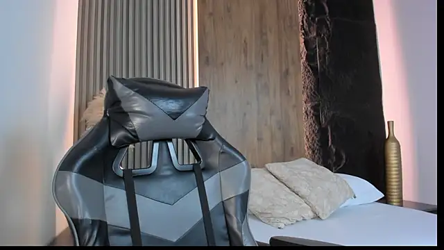 evelin lopezz online show from February 24, 2:20 am