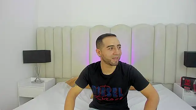 Snapshot of Lushian_ chatting on May 13, 3:42 pm Lushian online show from May 13, 3:42 pm