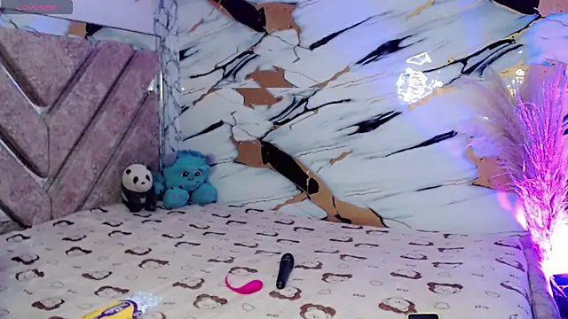 kushina uzumaki75 online show from April 18, 3:32 am