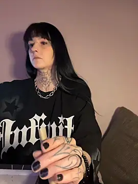 Snapshot of Seductively4_20 chatting on May 4, 4:47 pm Seductively4 20 online show from May 4, 4:47 pm