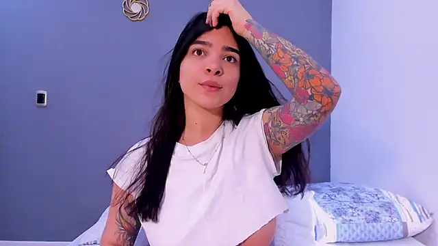 Snapshot of KamilaBetancourt chatting on June 29, 12:49 pm KamilaBetancourt online show from June 29, 12:49 pm