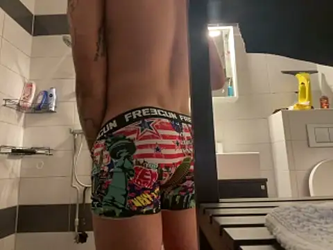 Snapshot of Tholel420 chatting on November 17, 6:03 pm Tholel420 online show from November 17, 6:03 pm