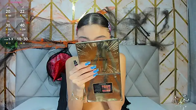 Cassidy 14 online show from November 2, 8:33 pm