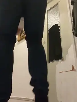 Snapshot of OfferedTearing chatting on September 9, 10:31 pm OfferedTearing online show from September 9, 10:31 pm