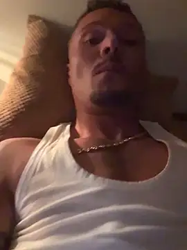 Snapshot of OfferedTearing chatting on October 5, 1:59 am OfferedTearing online show from October 5, 1:59 am