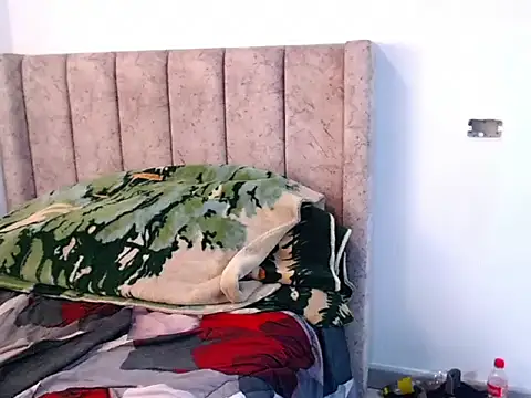 andrewburke06 online show from April 7, 2:50 pm