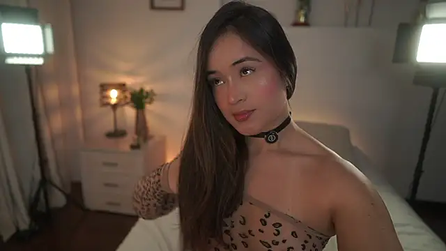 Snapshot of ximena_cortez_03 chatting on June 3, 11:43 pm ximena cortez 03 online show from June 3, 11:43 pm