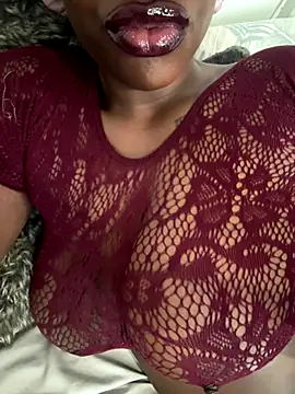 Snapshot of bustyblackebony chatting on October 7, 10:56 am bustyblackebony online show from October 7, 10:56 am