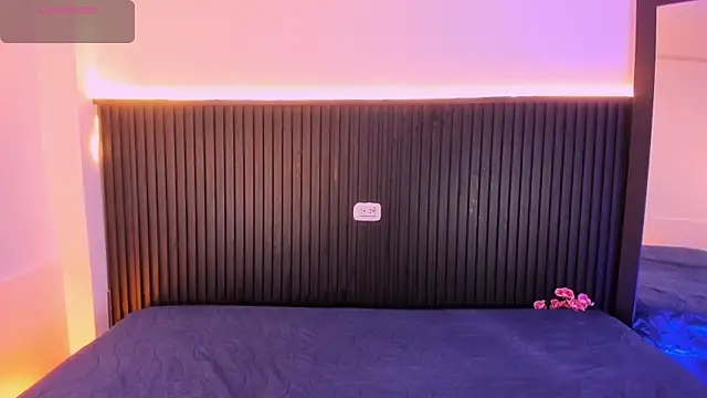 catleya noire online show from March 23, 1:26 pm