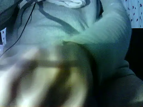 Snapshot of photo3995 chatting on April 8, 8:42 pm photo3995 online show from April 8, 8:42 pm