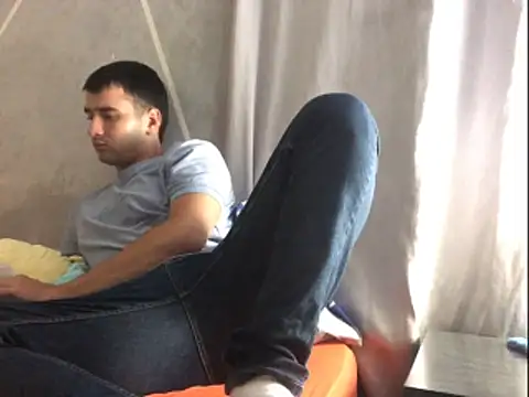 Snapshot of Cesar_Augusto chatting on March 30, 1:06 am Cesar Augusto online show from March 30, 1:06 am