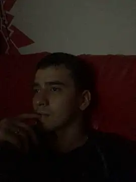 Snapshot of Cesar_Augusto chatting on April 11, 3:44 am Cesar Augusto online show from April 11, 3:44 am