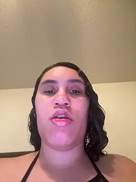 Snapshot of carlithefreak chatting on May 15, 9:33 pm carlithefreak online show from May 15, 9:33 pm