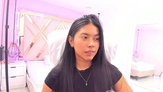 Snapshot of samantaa_shy chatting on May 5, 1:57 am samantaa shy online show from May 5, 1:57 am