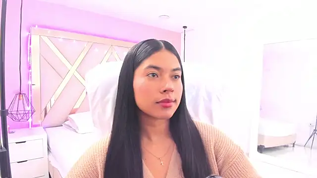 Snapshot of samantaa_shy chatting on June 6, 12:38 am samantaa shy online show from June 6, 12:38 am