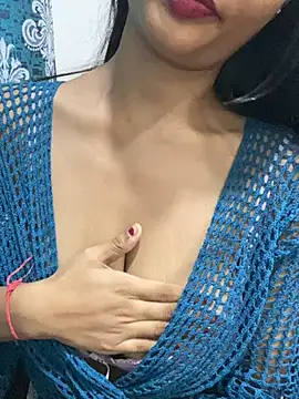 Snapshot of Sonia_soni332 chatting on July 4, 8:37 pm Sonia soni332 online show from July 4, 8:37 pm