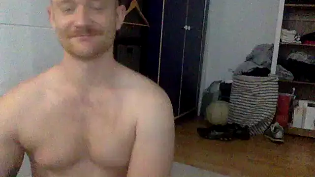 Snapshot of T_R_1992 chatting on May 21, 7:37 am T R 1992 online show from May 21, 7:37 am