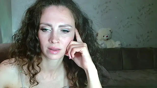 Snapshot of Amber_Carrol chatting on June 4, 8:15 pm Amber Carrol online show from June 4, 8:15 pm
