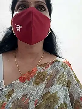 Snapshot of shivani27 chatting on October 5, 9:18 am shivani27 online show from October 5, 9:18 am