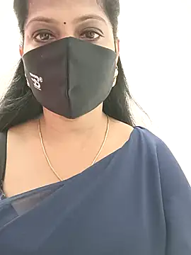 Snapshot of shivani27 chatting on October 12, 8:02 am shivani27 online show from October 12, 8:02 am