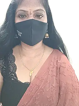 Snapshot of shivani27 chatting on July 1, 2:40 pm shivani27 online show from July 1, 2:40 pm