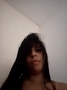 Snapshot of Carolzinha150 chatting on June 21, 5:48 pm Carolzinha150 online show from June 21, 5:48 pm