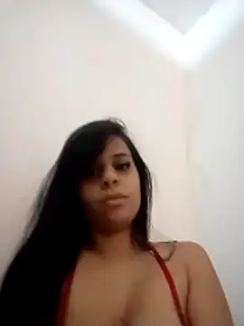 Snapshot of Carolzinha150 chatting on June 23, 1:53 pm Carolzinha150 online show from June 23, 1:53 pm
