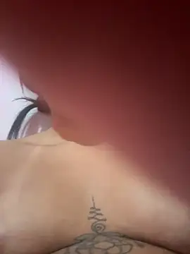 Snapshot of ninfetinha20 chatting on February 5, 5:01 am ninfetinha20 online show from February 5, 5:01 am