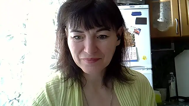 Snapshot of Krystal_82 chatting on February 1, 8:02 am Krystal 82 online show from February 1, 8:02 am