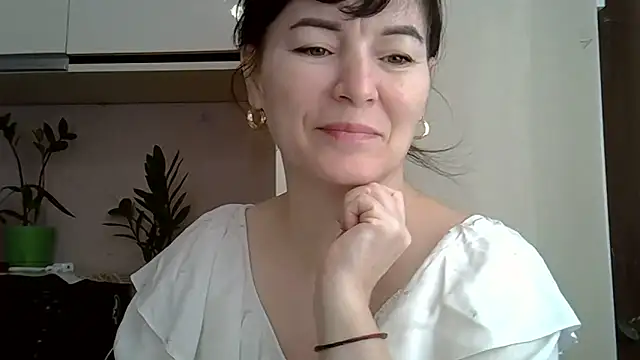 Snapshot of Krystal_82 chatting on February 7, 8:51 am Krystal 82 online show from February 7, 8:51 am