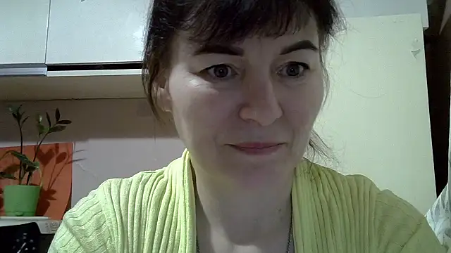 Snapshot of Krystal_82 chatting on February 13, 3:52 pm Krystal 82 online show from February 13, 3:52 pm