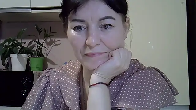 Snapshot of Krystal_82 chatting on February 24, 7:23 pm Krystal 82 online show from February 24, 7:23 pm