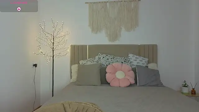 Real cutie1 online show from November 30, 1:48 pm