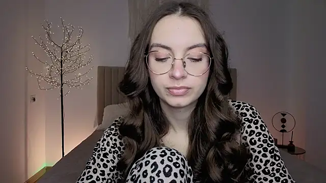 Real cutie1 online show from March 25, 1:50 pm