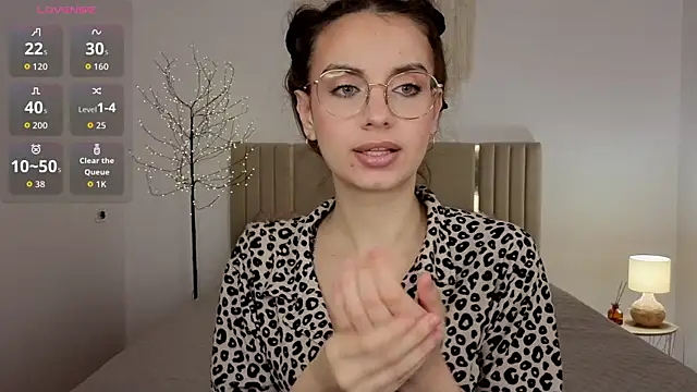 Snapshot of Real_cutie1 chatting on July 9, 1:04 pm Real cutie1 online show from July 9, 1:04 pm