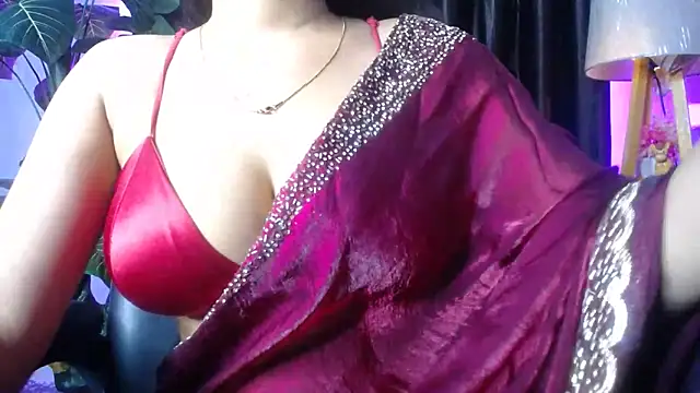 Snapshot of kiara_1122 chatting on May 21, 9:00 pm kiara 1122 online show from May 21, 9:00 pm