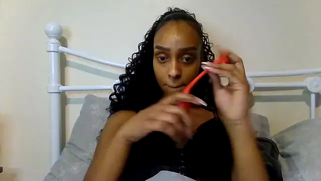 Snapshot of Hazel_Dollxx chatting on January 13, 12:10 pm Hazel Dollxx online show from January 13, 12:10 pm