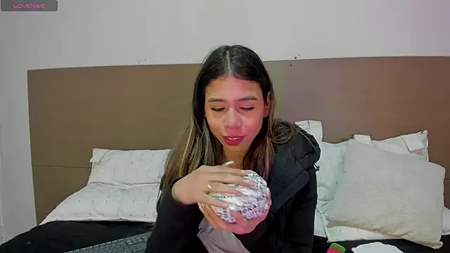 Rachell criss online show from April 10, 3:56 am