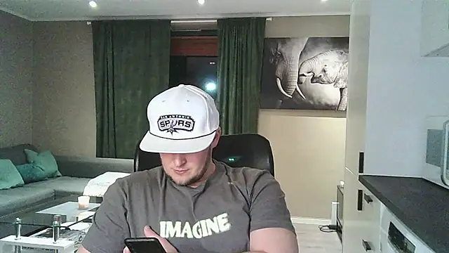 Dartanjanas13 online show from February 28, 6:20 pm