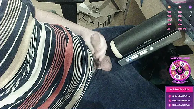 Snapshot of crocbite chatting on February 2, 7:56 pm crocbite online show from February 2, 7:56 pm