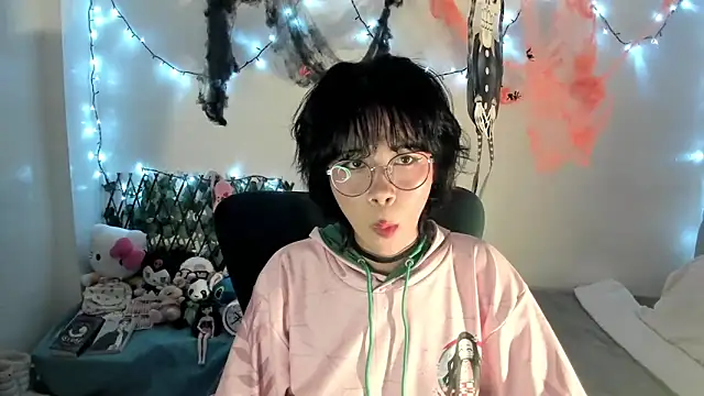 Snapshot of dolliette24 chatting on October 12, 2:10 am dolliette24 online show from October 12, 2:10 am