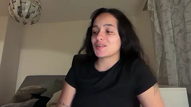 Snapshot of Maia_Park chatting on April 24, 11:07 pm Maia Park online show from April 24, 11:07 pm