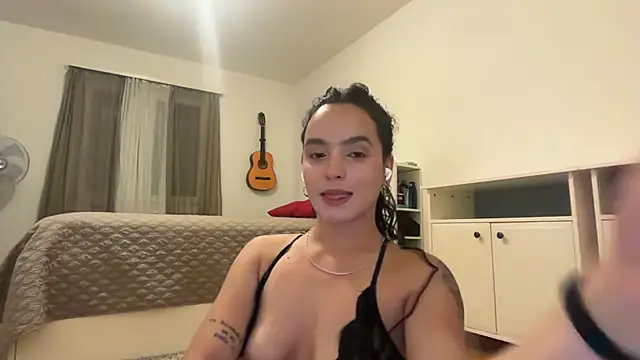 Snapshot of Maia_Park chatting on April 30, 10:03 pm Maia Park online show from April 30, 10:03 pm