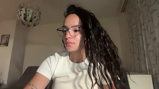 Snapshot of Maia_Park chatting on May 9, 9:31 pm Maia Park online show from May 9, 9:31 pm