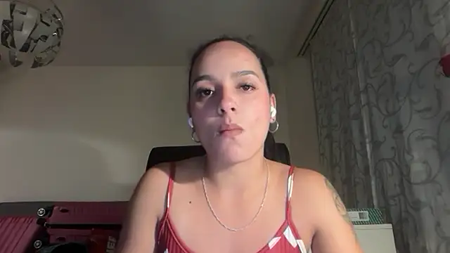 Snapshot of Maia_Park chatting on May 15, 8:49 pm Maia Park online show from May 15, 8:49 pm