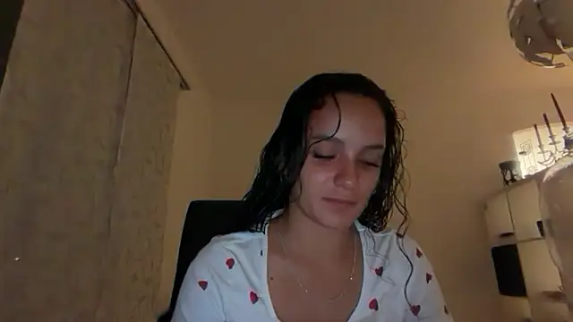 Snapshot of Maia_Park chatting on June 2, 8:11 pm Maia Park online show from June 2, 8:11 pm