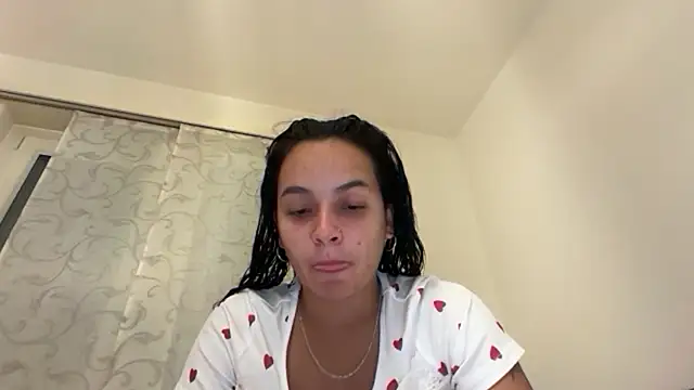 Snapshot of Maia_Park chatting on June 4, 10:05 pm Maia Park online show from June 4, 10:05 pm