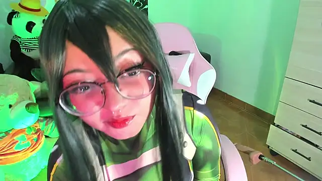 Snapshot of Lolii_Zoe chatting on October 4, 6:00 am Lolii Zoe online show from October 4, 6:00 am