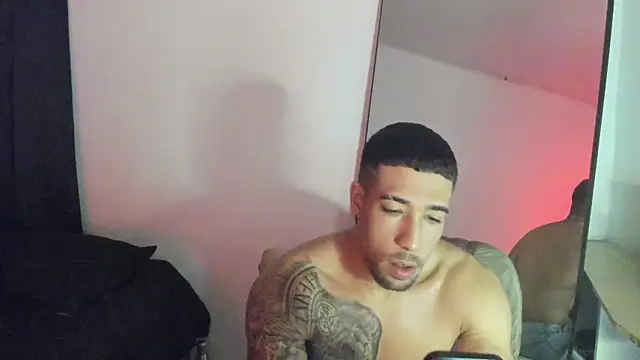 ThiagoLugo online show from November 3, 11:15 pm